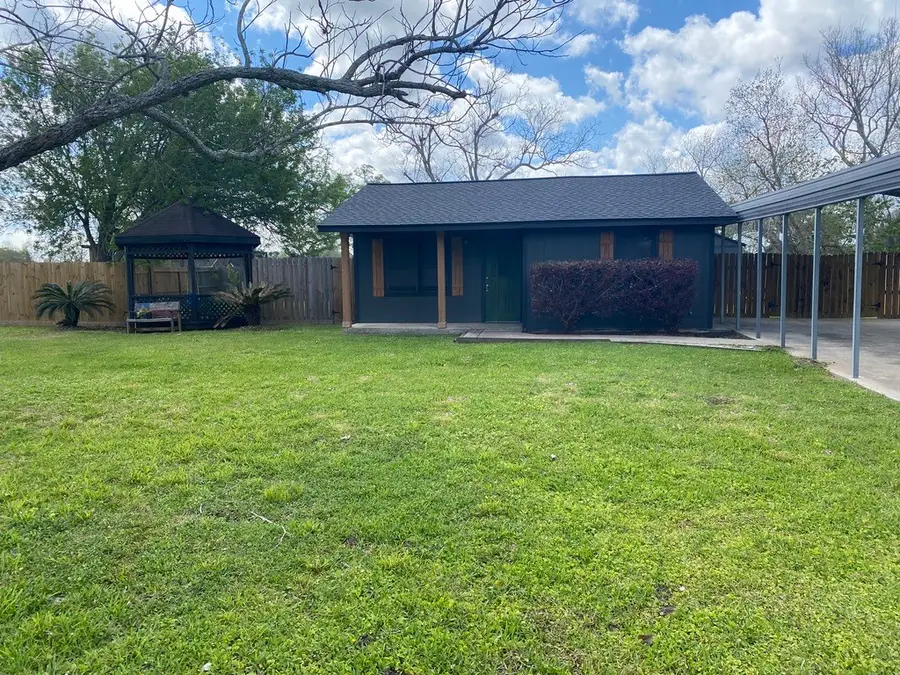 614 S Erwin St, Brazoria, TX 77422 - #2