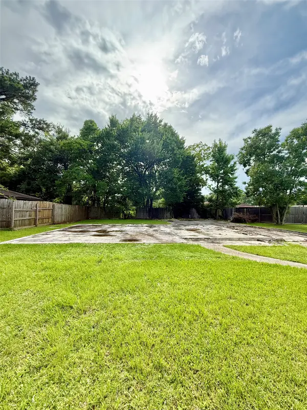 320 Hebert Street, Vidor, TX 77662