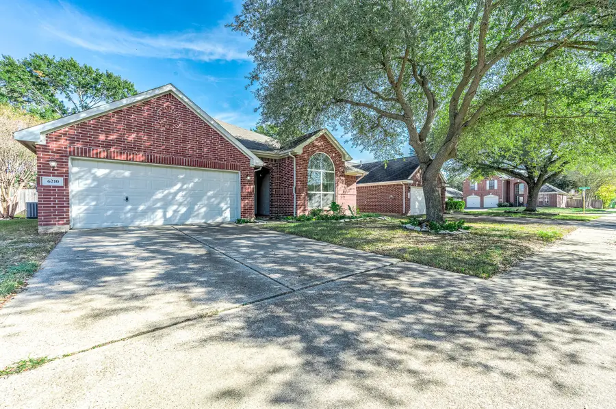 6210 Newbury Drive, Katy, TX 77449 - Image #3