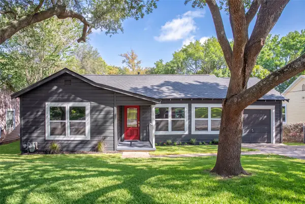 805 E Tom Green Street, Brenham, TX 77833