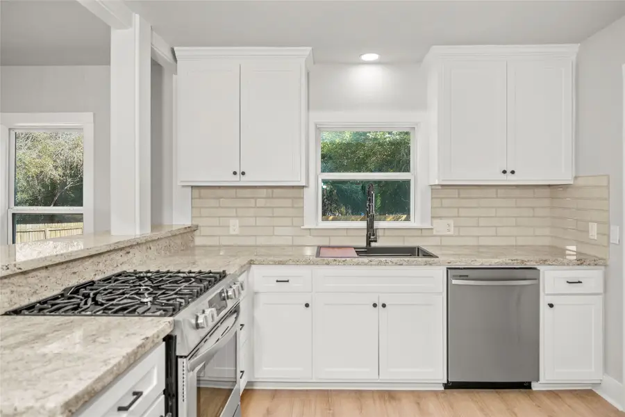 805 E Tom Green Street, Brenham, TX 77833 - #3