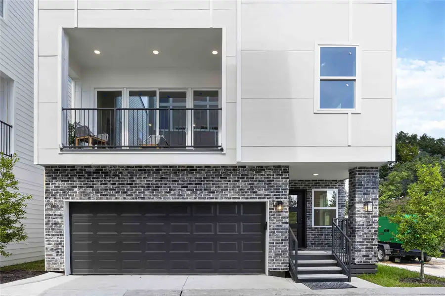 316 Walthall #A, Houston, TX 77022 - #2