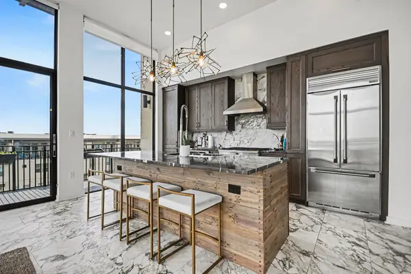 4820 Caroline Street #501, Houston, TX 77004