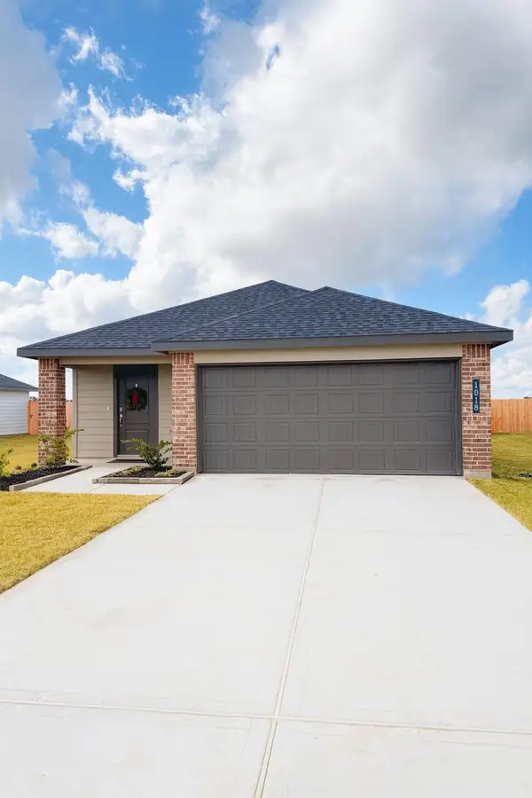 1018 Bluegill Lane, Alvin, TX 77511