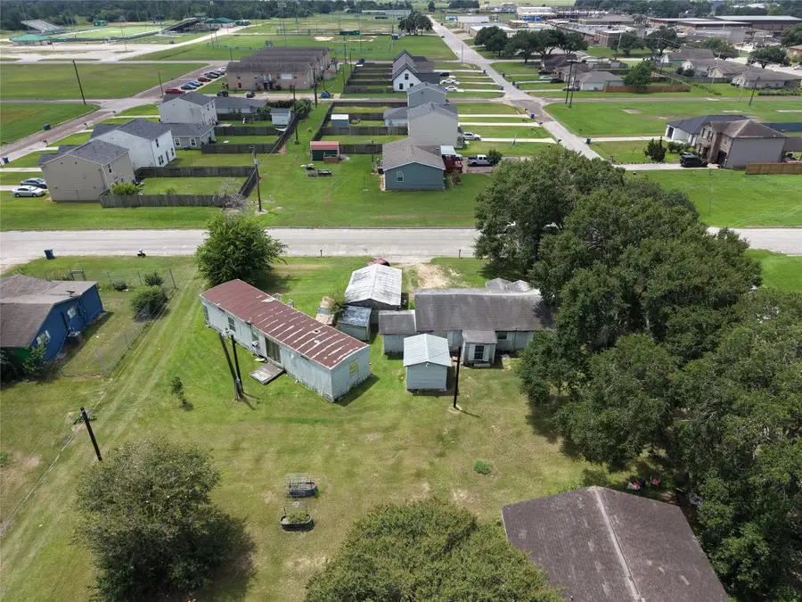 646 Baker St, Hempstead, TX 77445 - #2