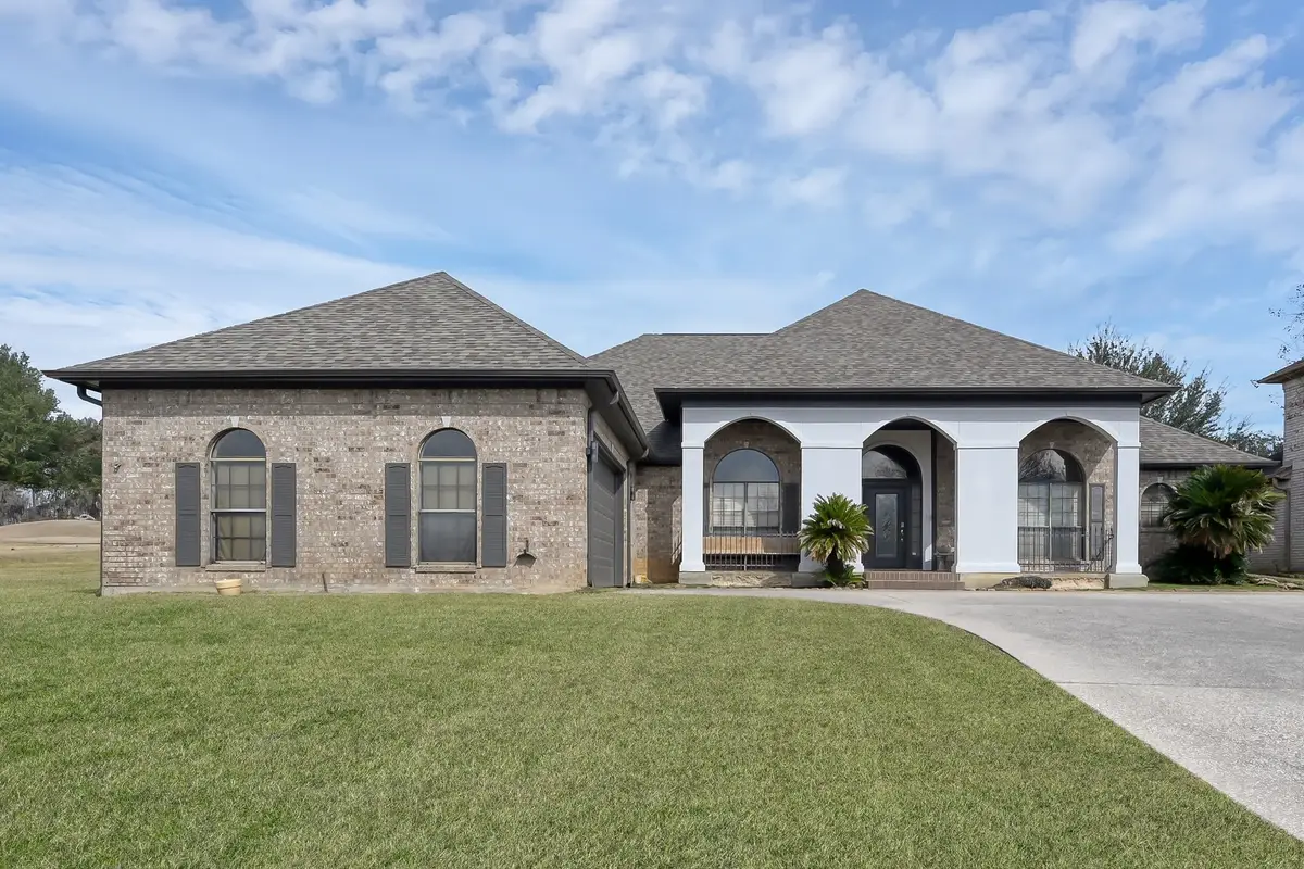 135 April Waters Drive N, Montgomery, TX 77356 - #1