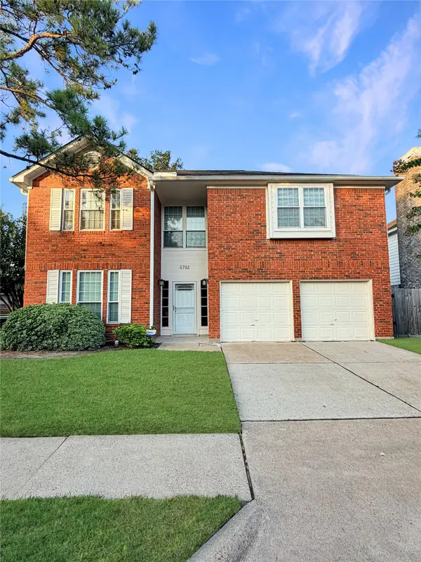 5702 E Towerglen Loop, Houston, TX 77084