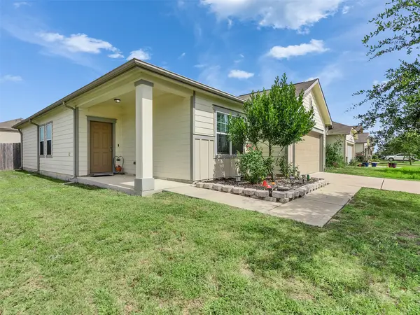 1001 Banyon Tree Lane, Brookshire, TX 77423