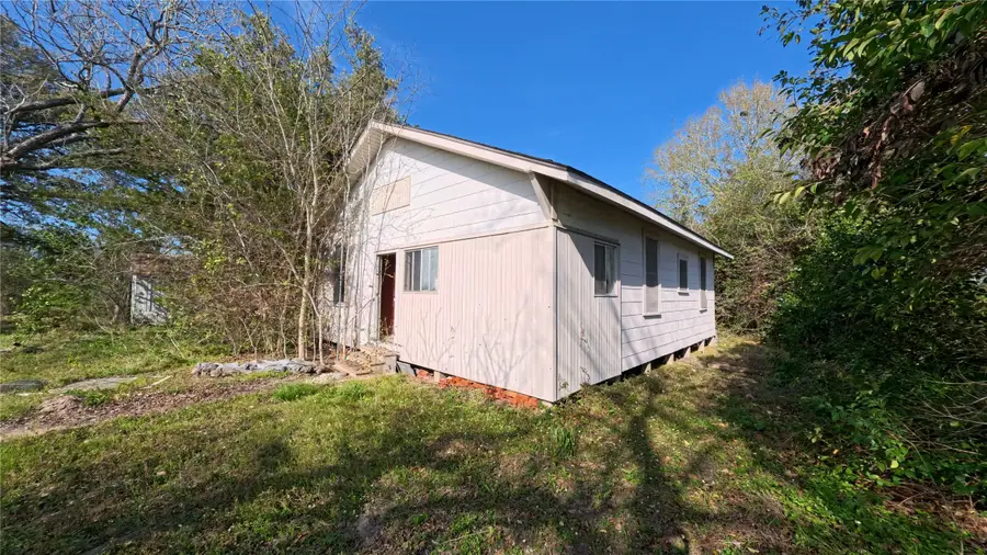 526 Wallace Street, East Bernard, TX 77435 - #2