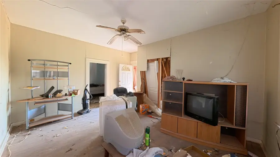 526 Wallace Street, East Bernard, TX 77435 - #3