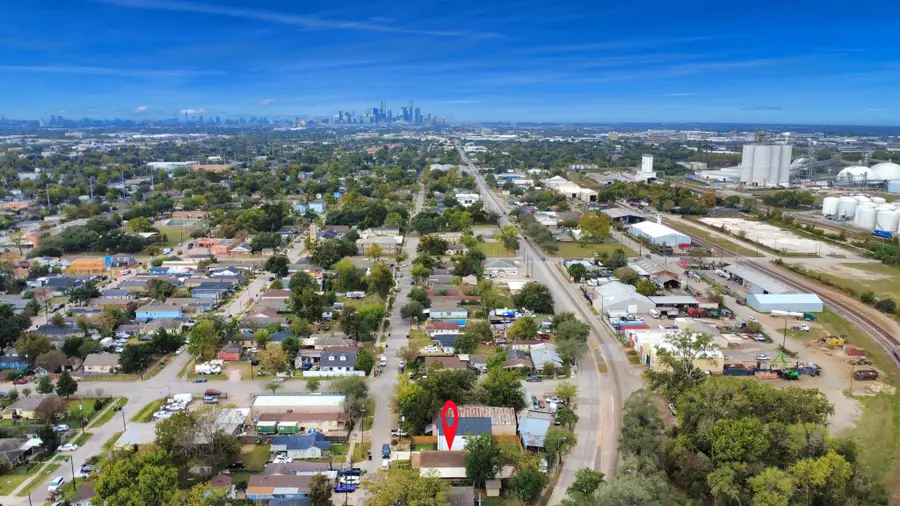 7711 Avenue L, Houston, TX 77012 - #2