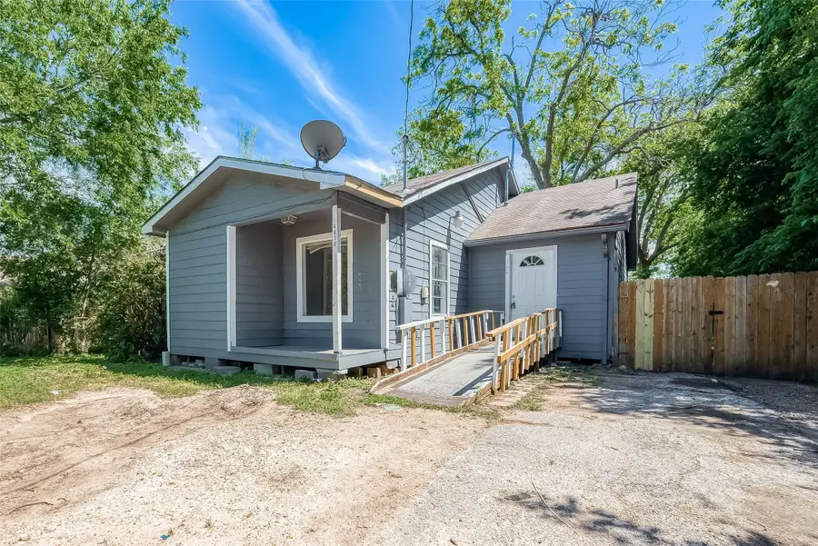 4810 Carmen Street, Houston, TX 77033 - Image #3