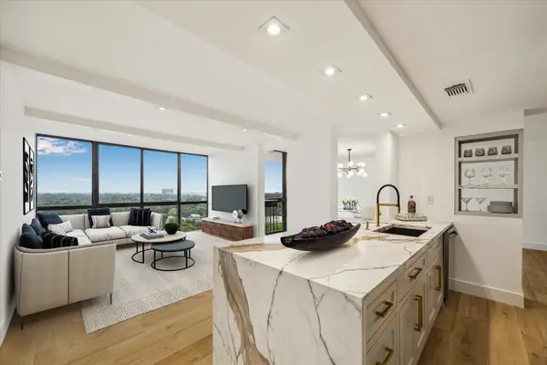 5001 Woodway Drive Drive #1806, Houston, TX 77056