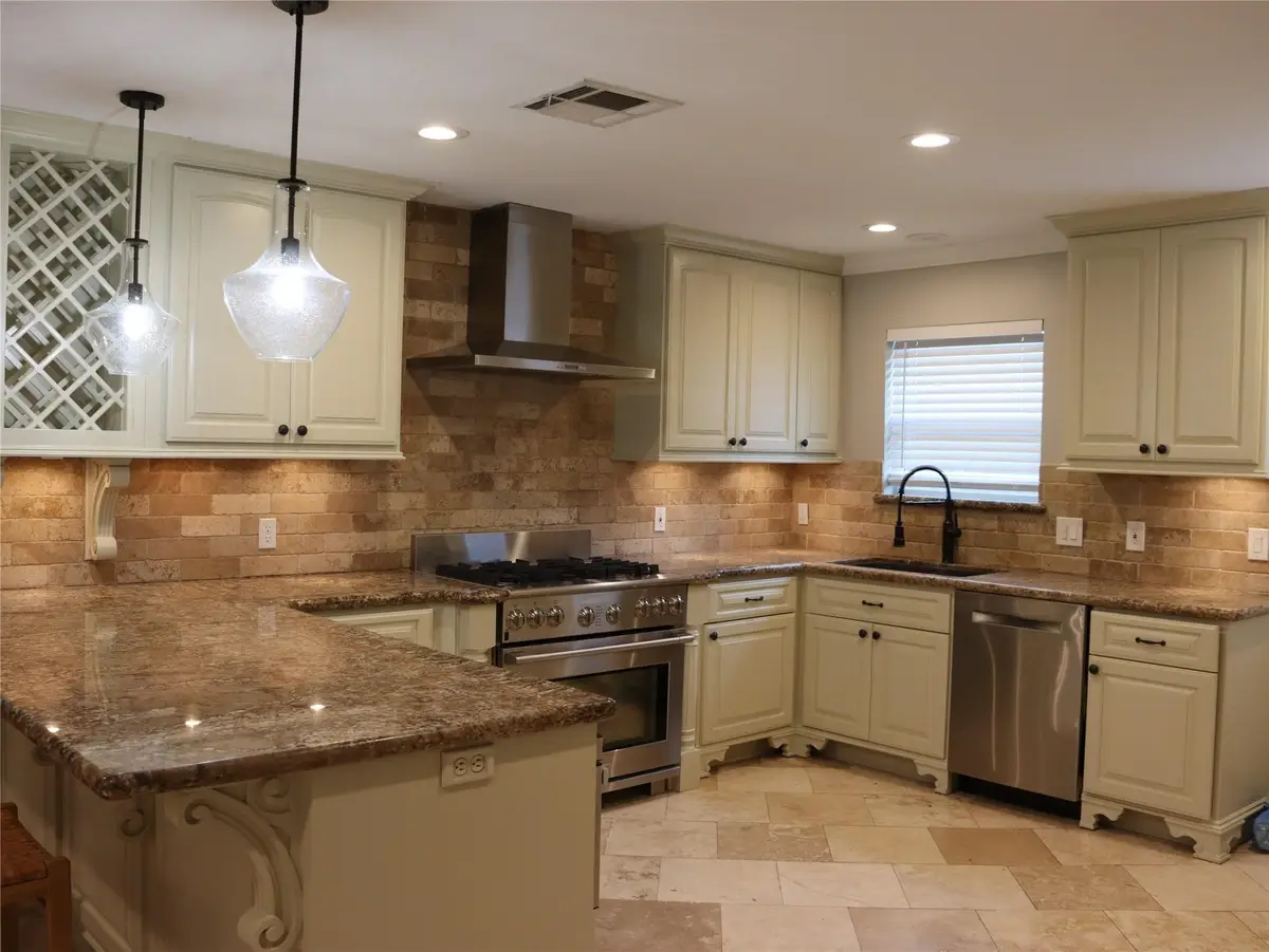 11419 Landsdowne Drive, Houston, TX 77035 - Image #1