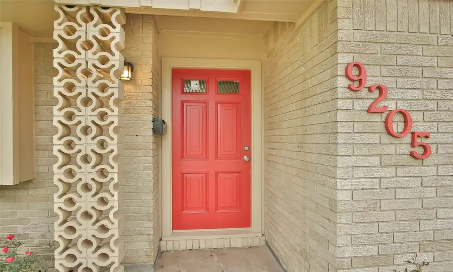 9205 Vicksburg Avenue, Texas City, TX 77591 - Image #2