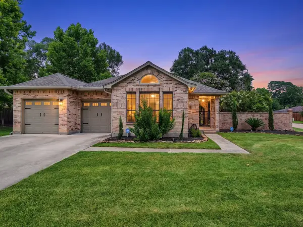 107 Cliffbrook Lane, Cleveland, TX 77327