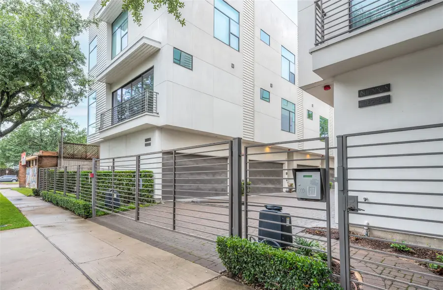 1004 California Street #402, Houston, TX 77006 - #3