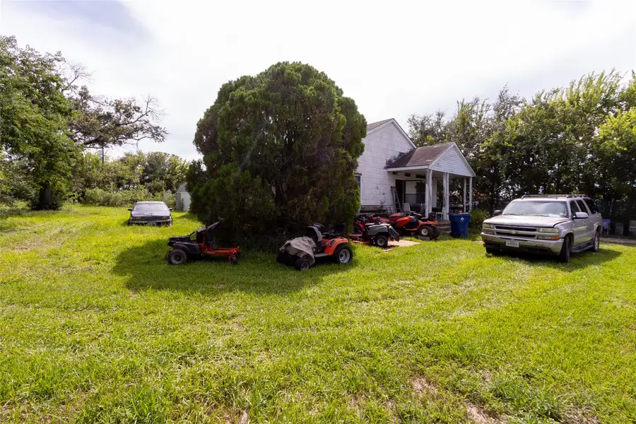 2421 12th Avenue N, Texas City, TX 77590 - #2