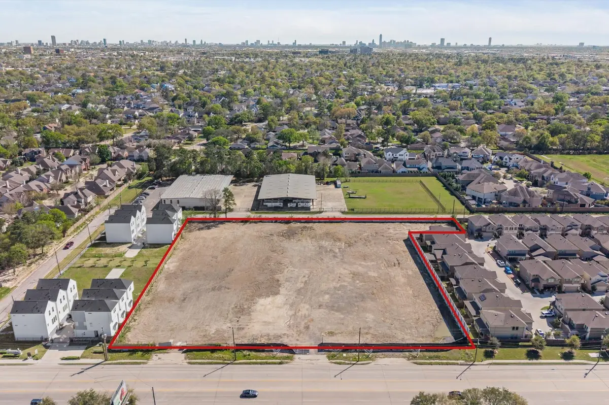 3919 Pinemont Drive, Houston, TX 77018 - #1