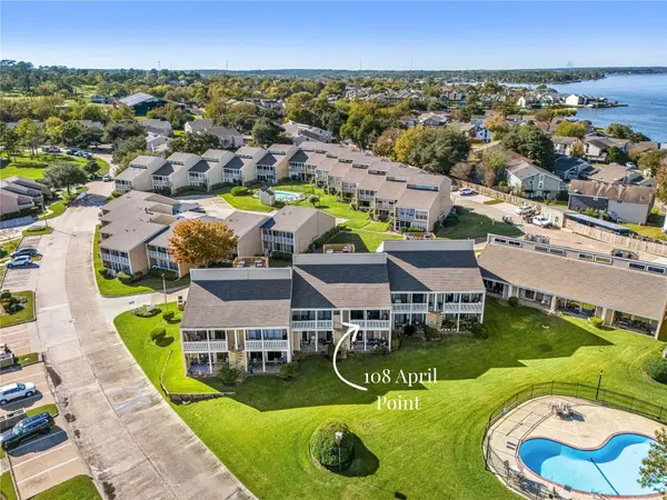 108 April Sound Drive S, Montgomery, TX 77356