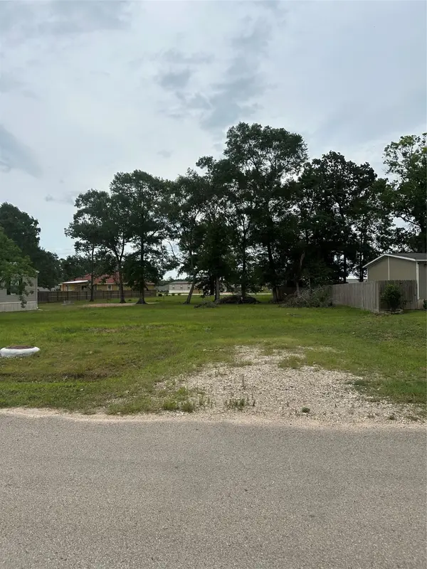 672 Wexford Drive, Conroe, TX 77303