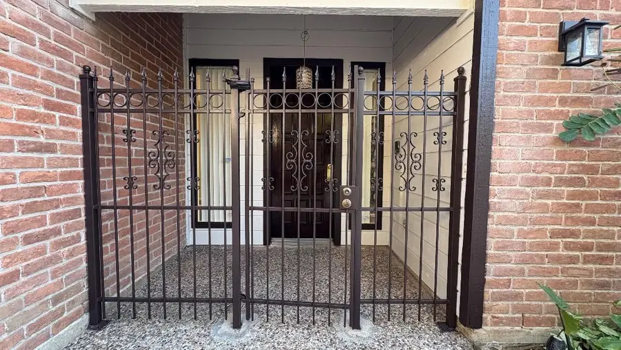 11423 Wickersham Lane, Houston, TX 77077 - Image #2