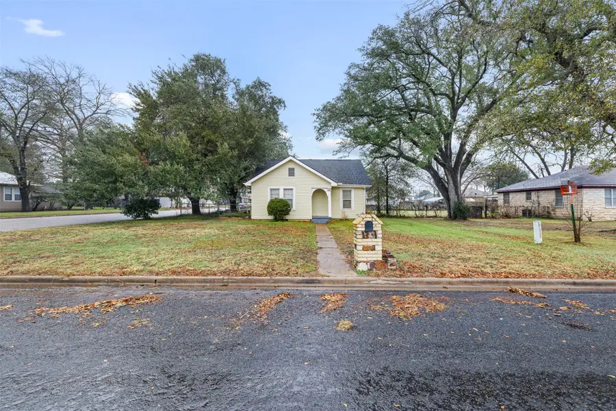 1301 Cedar Street, Hearne, TX 77859 - #2