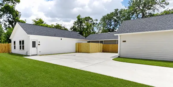 8614 Peachtree Street #C, Houston, TX 77016