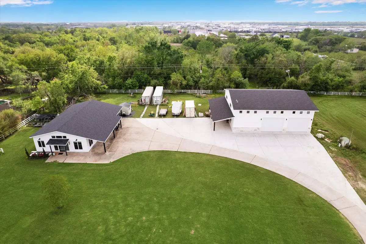 17810 County Road 125, Pearland, TX 77581 - Image #1