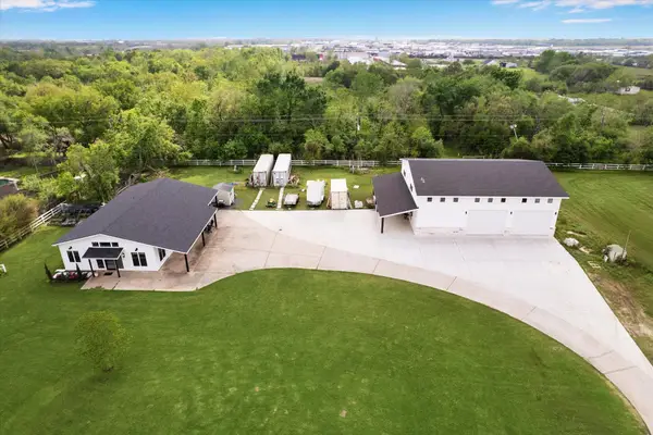 17810 County Road 125, Pearland, TX 77581