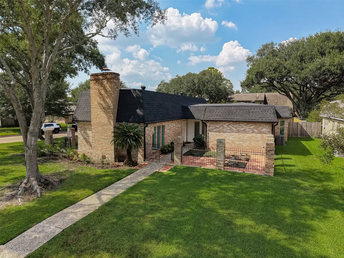 2230 S Fountain Valley Drive, Missouri City, TX 77459 - #1