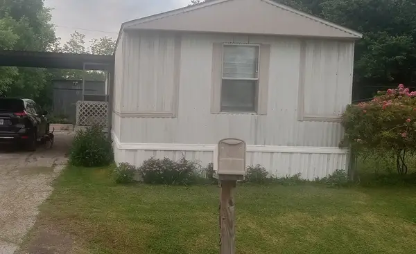 902 Ferol Lane, Highlands, TX 77562