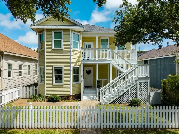 2710 Avenue P 1/2, Galveston, TX 77550