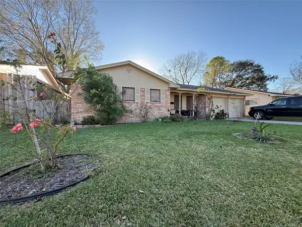 8823 Shadow Crest Street, Houston, TX 77074