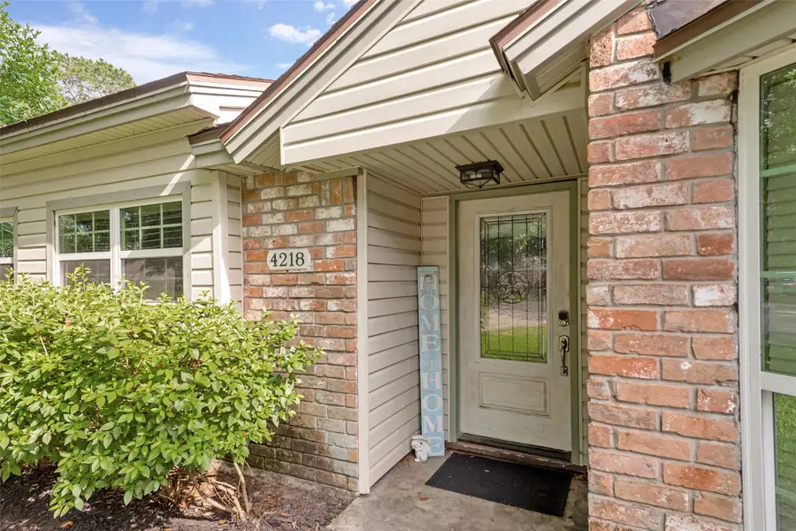 4218 Elderwood Drive, Seabrook, TX 77586 - Image #2