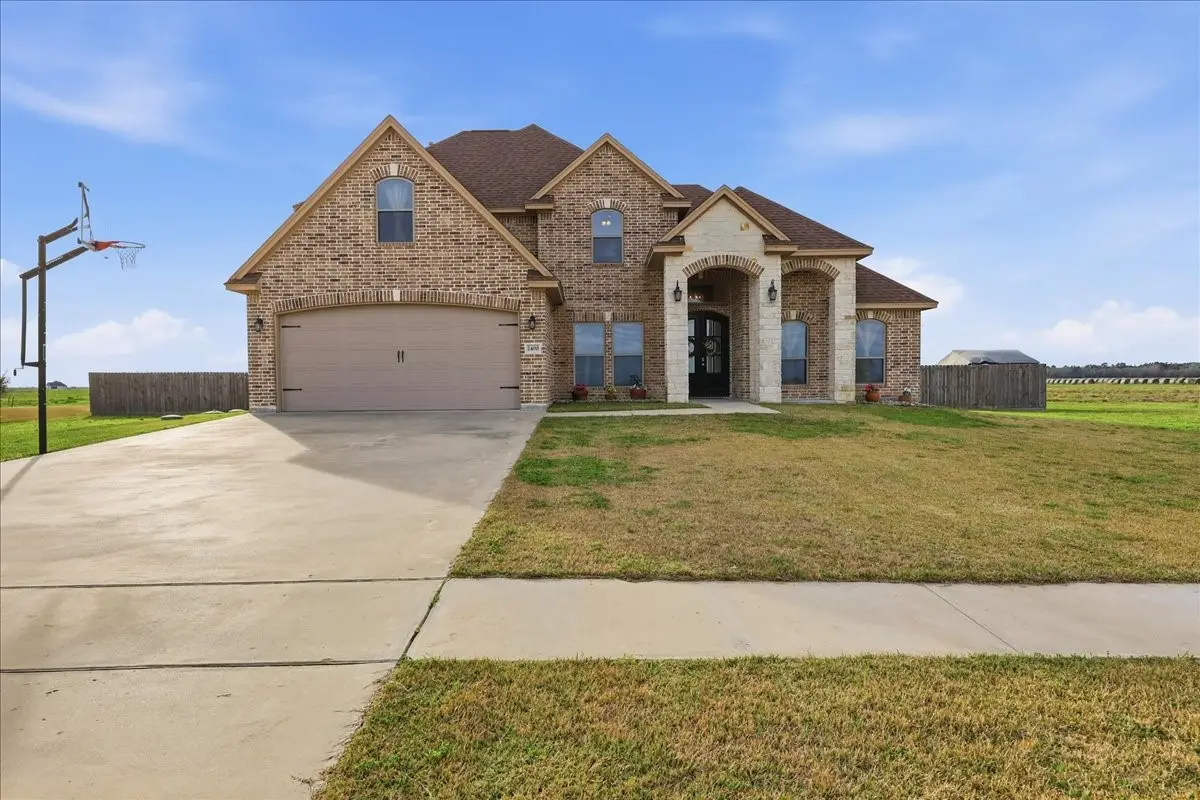 2400 Diamond D Drive, Beaumont, TX 77713 - #1