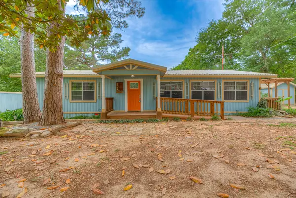 104 W Paradise Drive, Trinity, TX 75862