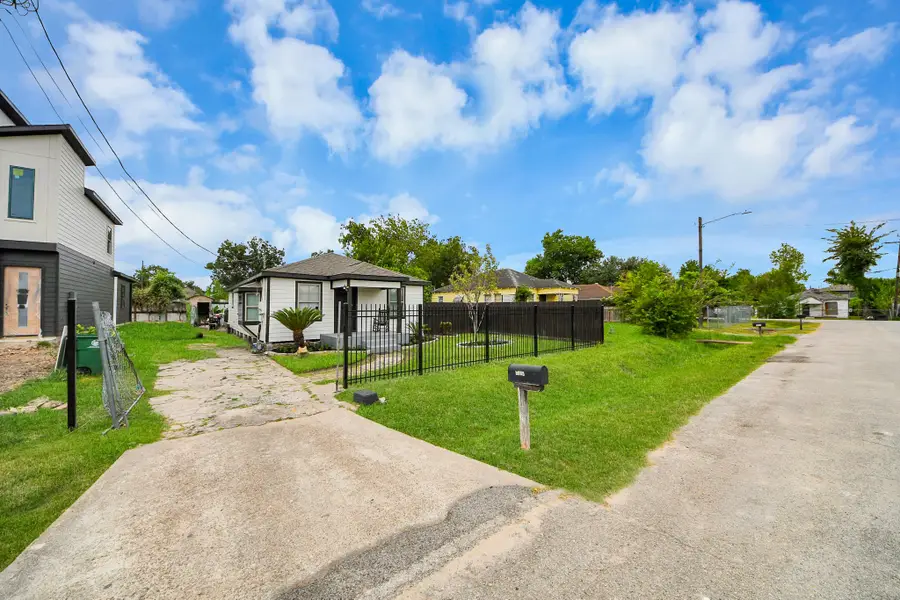 7913 Henson Street, Houston, TX 77028 - #3