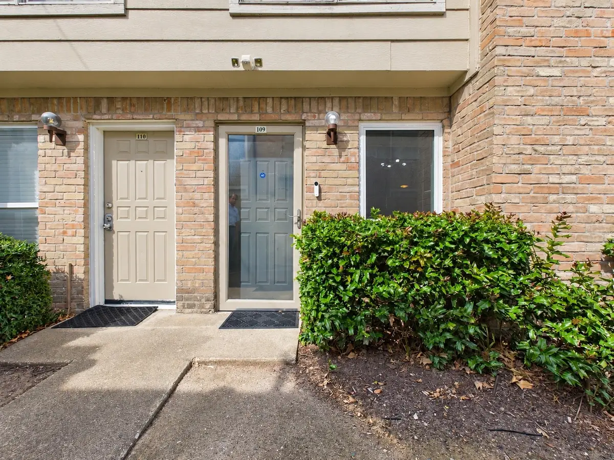 2100 Wilcrest Drive #109, Houston, TX 77042 - #1