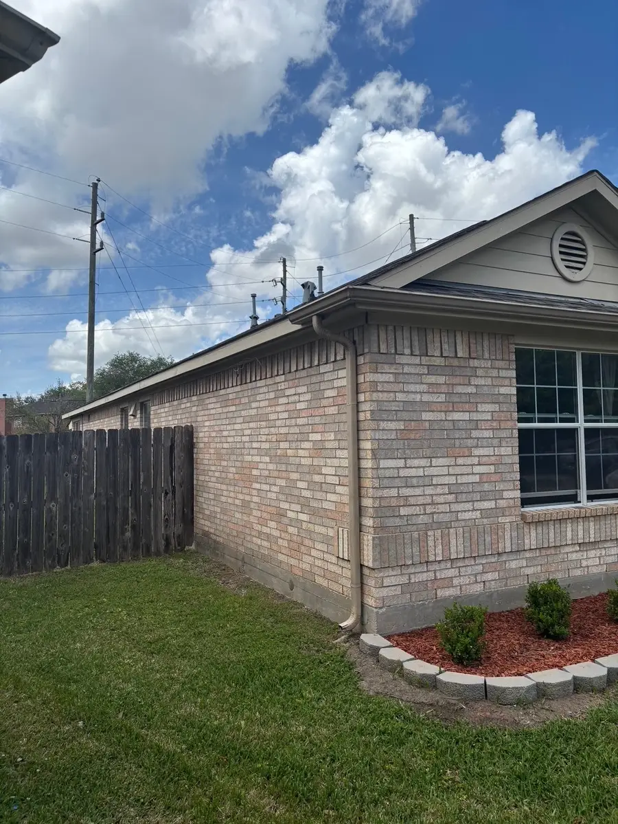 702 Hollyhock Drive, Stafford, TX 77477 - #2