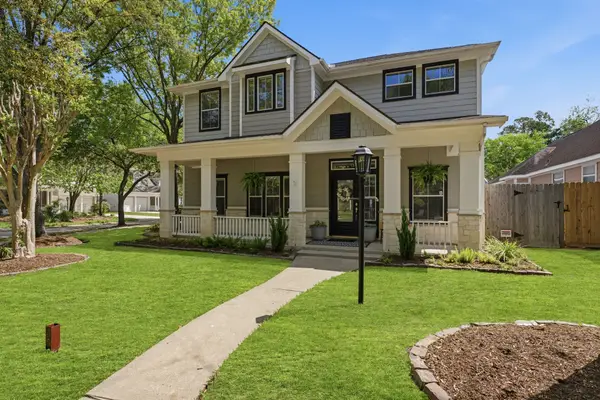 135 Hansom Trail Street, The Woodlands, TX 77382