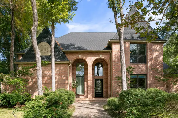 11818 Castle Ridge Drive, Houston, TX 77077