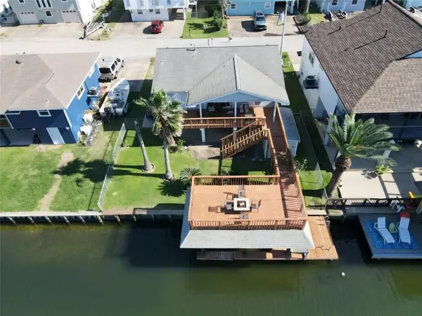 1006 Redfish Street, Bayou Vista, TX 77563