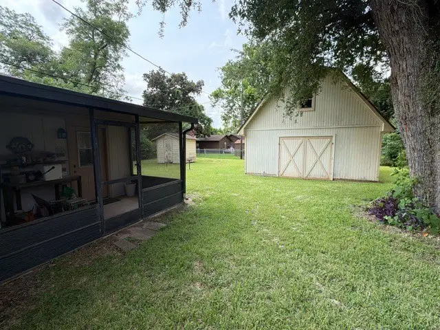 311 Wisteria Street, Lake Jackson, TX 77566 - #3