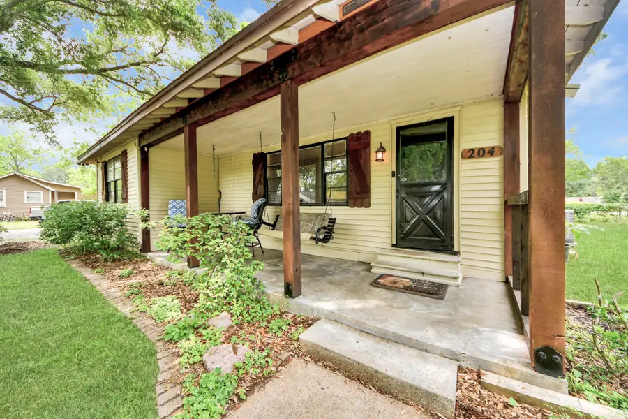 204 S 4th Street, Alvin, TX 77511 - #2
