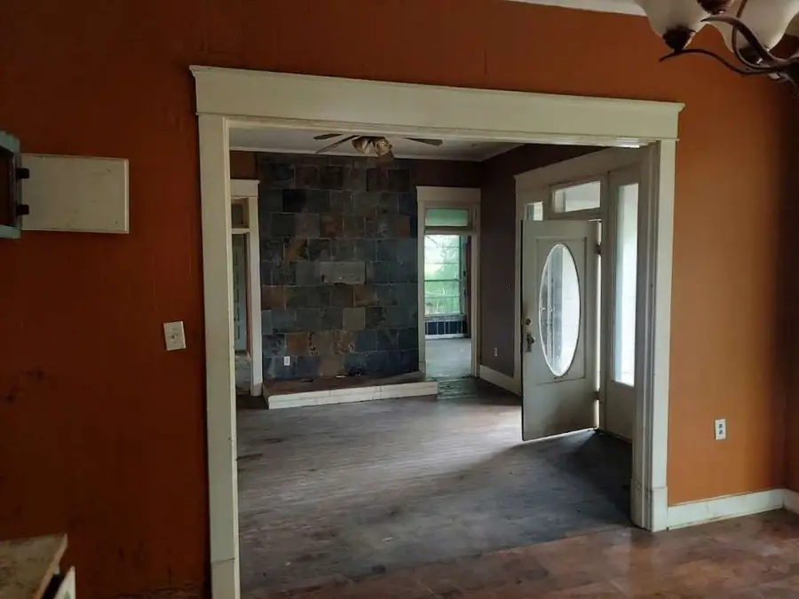 404 N Frazier Street, Daingerfield, TX 75638 - #3