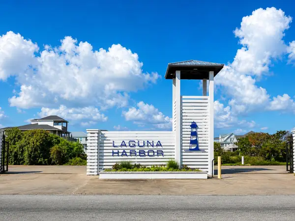 1501 Laguna Harbor Lane, Port Bolivar, TX 77650