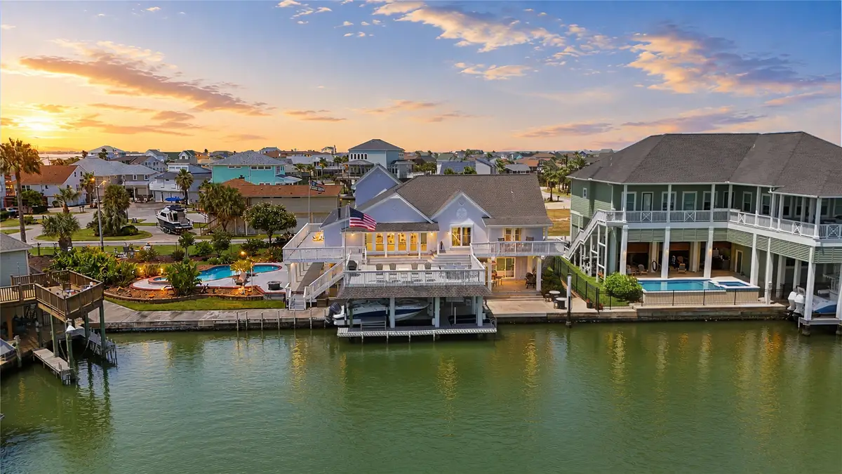 208 Coconut Street, Tiki Island, TX 77554 - #1