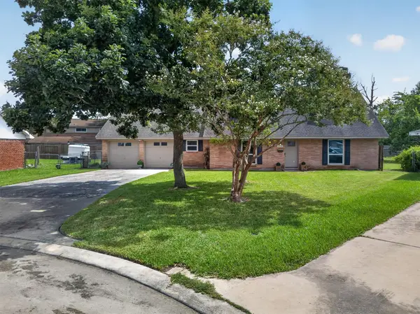 1406 Cedarbrook Court, Seabrook, TX 77586