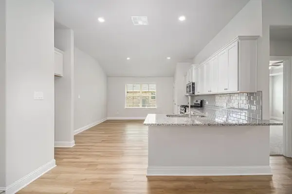 14 Keystone Court, Angleton, TX 77515